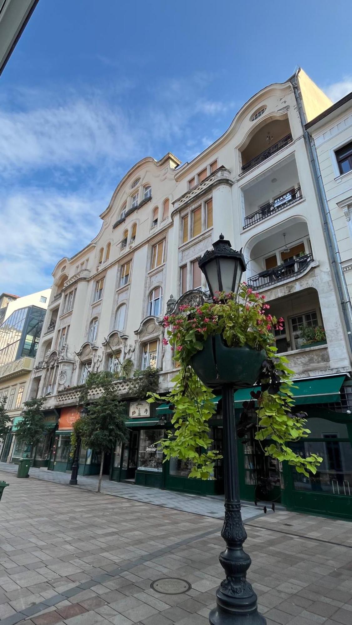 Mirage Apartments Váci Street Budapeste Exterior foto